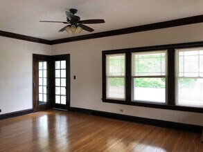 2479 E 124th St, Unit 124th Street in Cleveland, OH - Foto de edificio - Building Photo