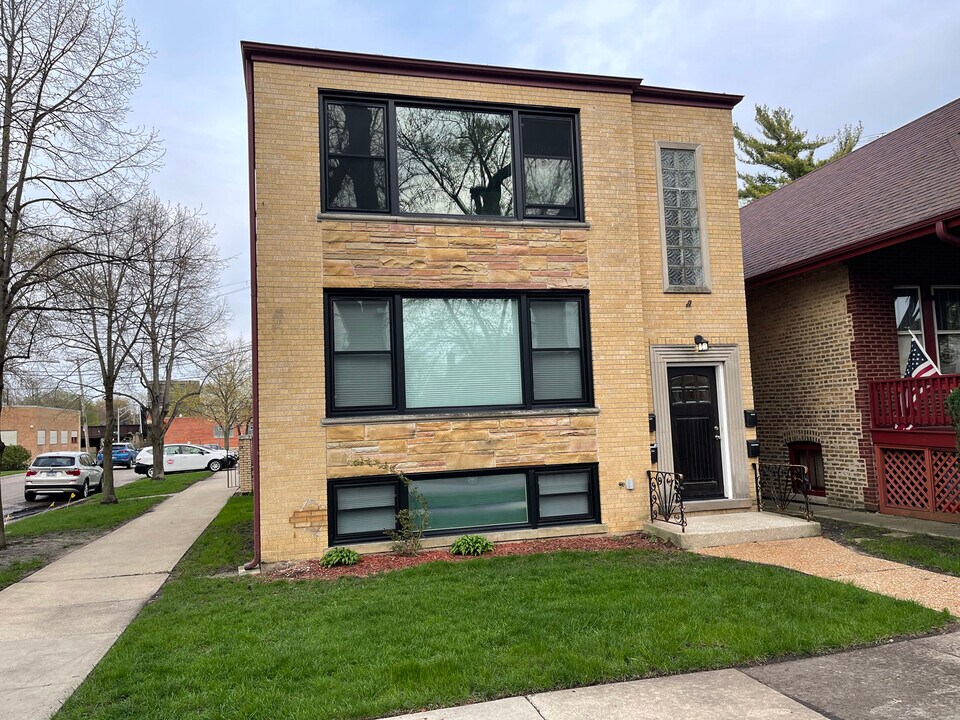 5259 N Leamington Ave in Chicago, IL - Building Photo
