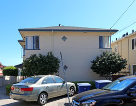 381-391 Chumalia St in San Leandro, CA - Building Photo - Building Photo