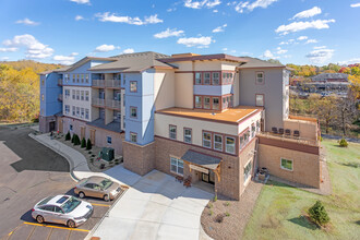 City Station in River Falls, WI - Foto de edificio - Building Photo