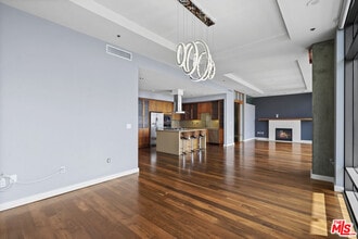 1100 S Hope St in Los Angeles, CA - Foto de edificio - Building Photo