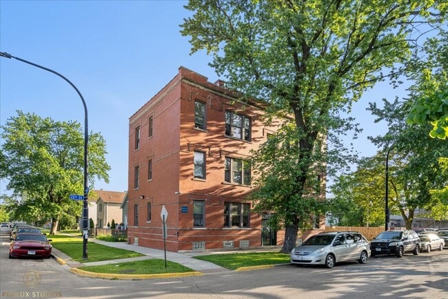 property at 1500 48th Ct