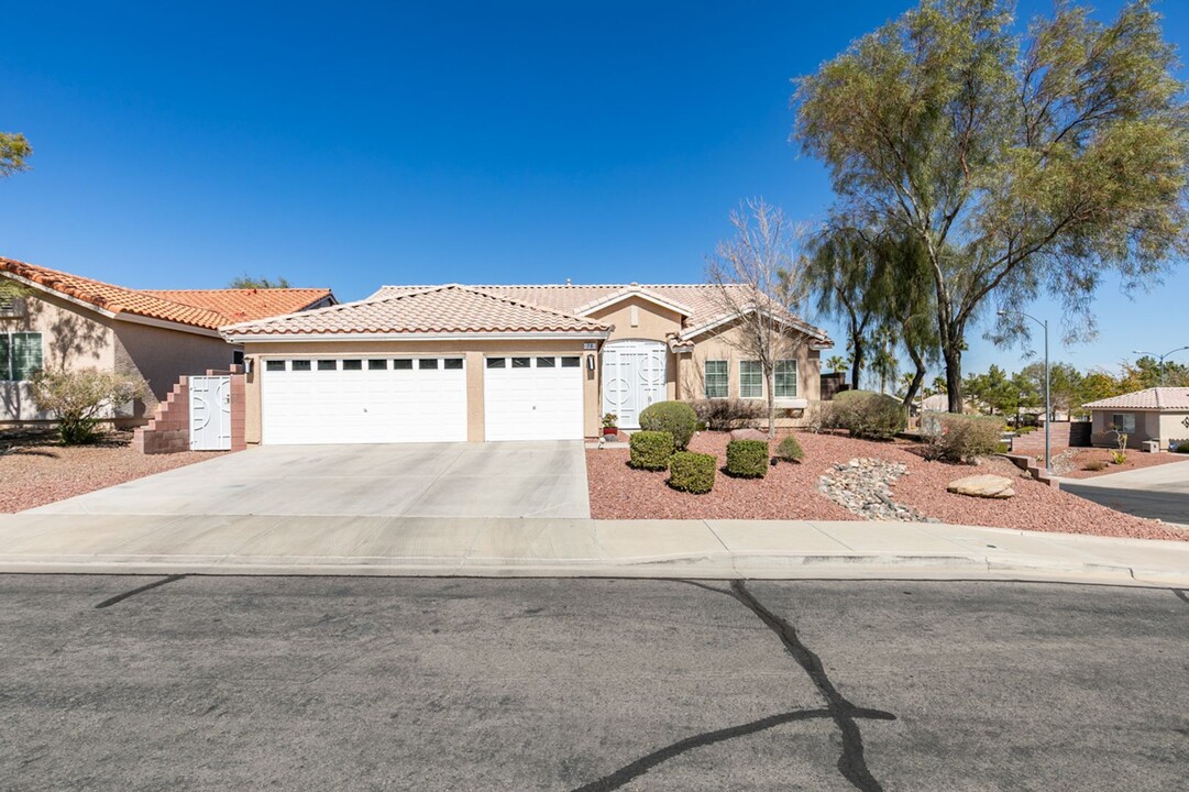 70 Tower Mustard Ct in Henderson, NV - Building Photo