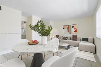 1715 N 16th Ave in Hollywood, FL - Foto de edificio - Building Photo