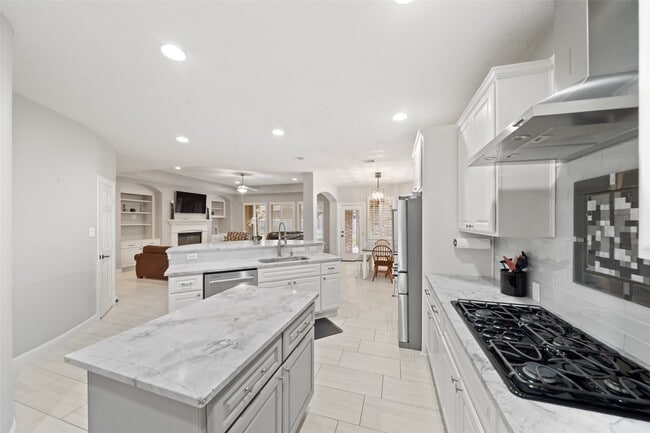 15619 Stone Gables Ln