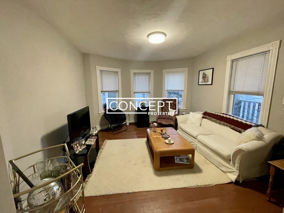 32 Lawn St, Unit 1DY in Boston, MA - Building Photo