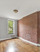 436 W 52nd St, Unit 13E in New York, NY - Building Photo - Building Photo