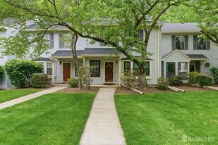 2804 Cricket Cir in Edison, NJ - Building Photo