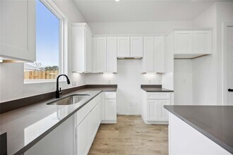 8107 Calhoun Rd-Unit -A in Houston, TX - Building Photo - Building Photo