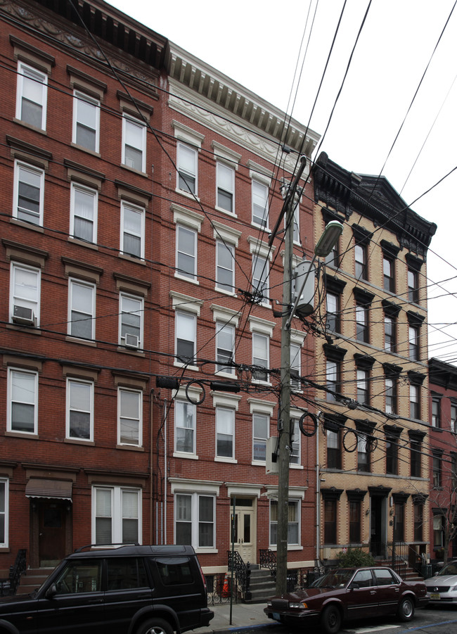 921 Park Ave in Hoboken, NJ - Foto de edificio - Building Photo