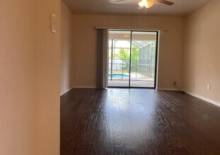 313 SE 33rd St in Cape Coral, FL - Foto de edificio - Building Photo