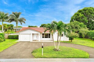 9603 NW 67th Ct in Tamarac, FL - Building Photo