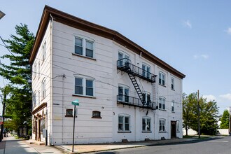 Rivers Bend Apartments in Riverside, NJ - Building Photo - Building Photo