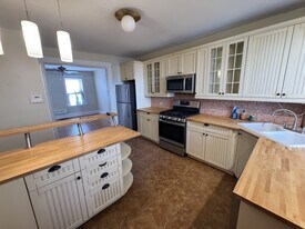 2010 W Concord Pl in Chicago, IL - Building Photo