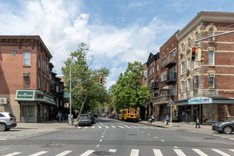 677 Bedford Ave in Brooklyn, NY - Building Photo - Building Photo