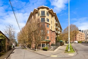 700 E Denny Way in Seattle, WA - Building Photo
