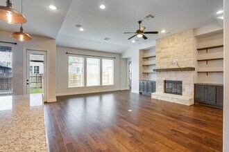 124 Fontainebleau St in Georgetown, TX - Building Photo - Building Photo