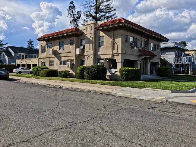 1561 N Wishon Ave in Fresno, CA - Building Photo - Building Photo