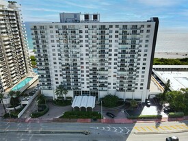 5701 Collins Ave, Unit 1606 in Miami, FL - Building Photo - Building Photo