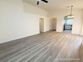 1605 Woodward Heights Way in North Las Vegas, NV - Building Photo - Building Photo