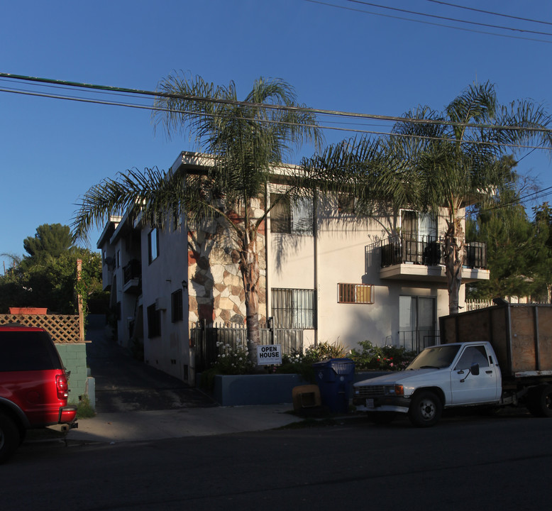 5017 Granada St in Los Angeles, CA - Building Photo