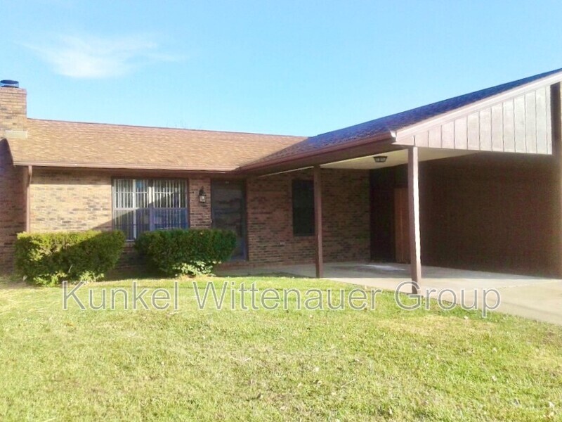 714 Oxen Ct in Belleville, IL - Building Photo