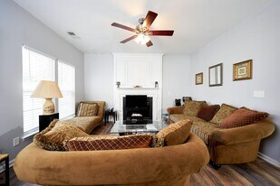 16100 Sunninghill Park Rd in Charlotte, NC - Building Photo