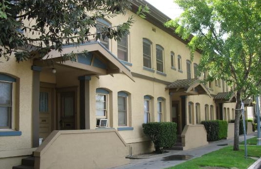 Parkview Apartments in Modesto, CA - Building Photo - Building Photo