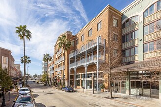 7707 Bluebonnet Blvd in Baton Rouge, LA - Building Photo - Building Photo
