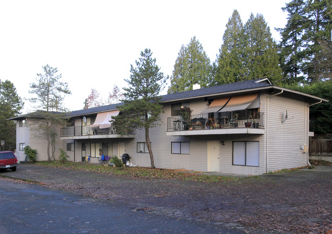 CEDARWOOD APT in Kirkland, WA - Building Photo - Building Photo