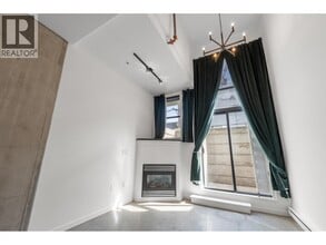 428 W 8th Ave in Vancouver, BC - Building Photo - Building Photo