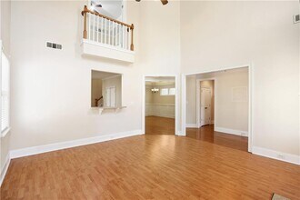 337 Myrtle Trace Ln in Suwanee, GA - Building Photo - Building Photo