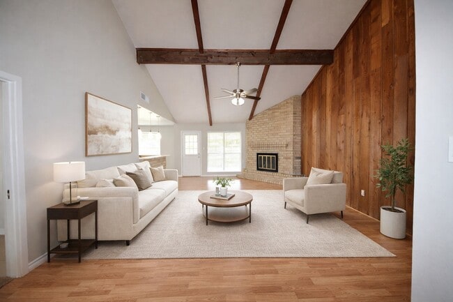 15923 Boulder Oaks Dr in Houston, TX - Building Photo - Building Photo