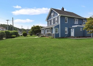 1250 Woodfield Rd, Unit 3 in Rockville Centre, NY - Building Photo - Building Photo