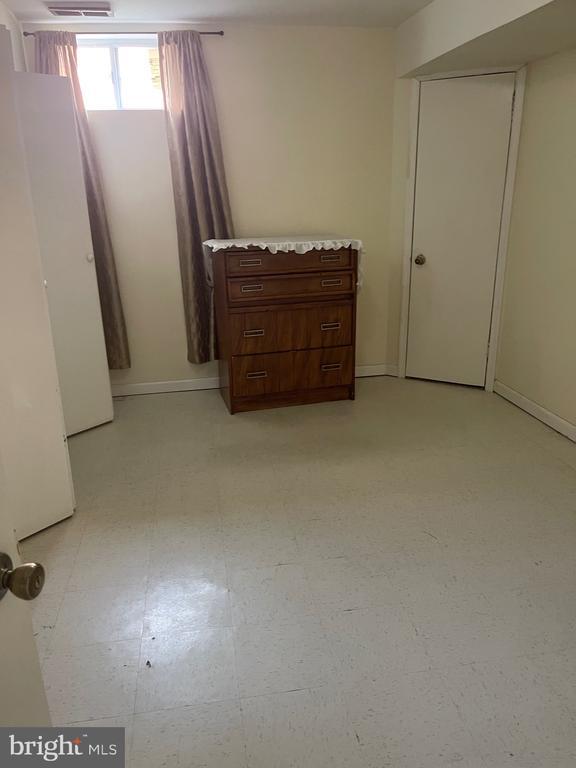 10702 Blossom Ln in Silver Spring, MD - Building Photo - Building Photo