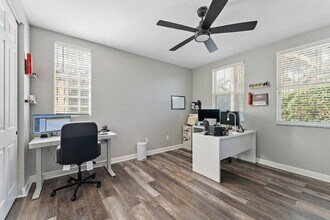 500 Pacific Grove Dr in West Palm Beach, FL - Foto de edificio - Building Photo