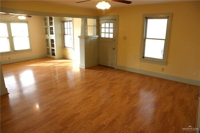 15 E 8th St in San Juan, TX - Building Photo - Building Photo