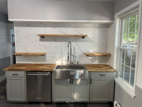 15 Radcliffe Ave in Providence, RI - Foto de edificio - Building Photo