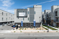 Central Heights Townhomes in Salt Lake City, UT - Foto de edificio - Building Photo