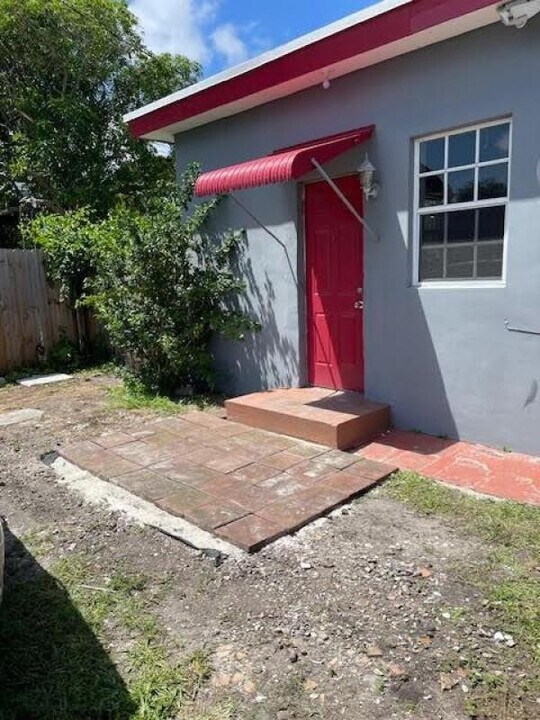 1628 McKinley St in Hollywood, FL - Foto de edificio