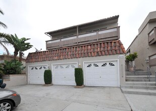 34106-34112 Amber Lantern St in Dana Point, CA - Foto de edificio - Building Photo