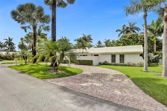 9744 SW 124th Terrace in Miami, FL - Foto de edificio - Building Photo