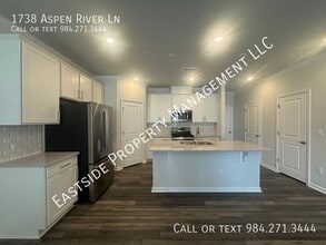 1738 Aspen River Ln in Apex, NC - Building Photo - Building Photo