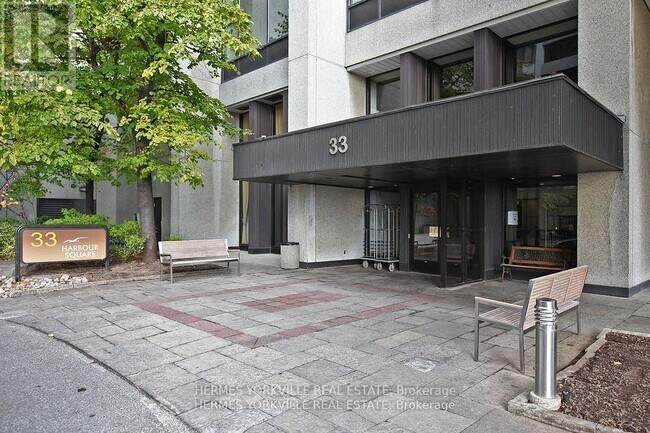 33-833 Harbour Square in Toronto, ON - Building Photo - Building Photo