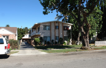 14733 Sylvan St in Van Nuys, CA - Building Photo - Building Photo