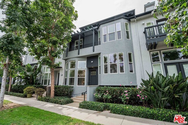5701 Kiyot Way in Los Angeles, CA - Building Photo - Building Photo