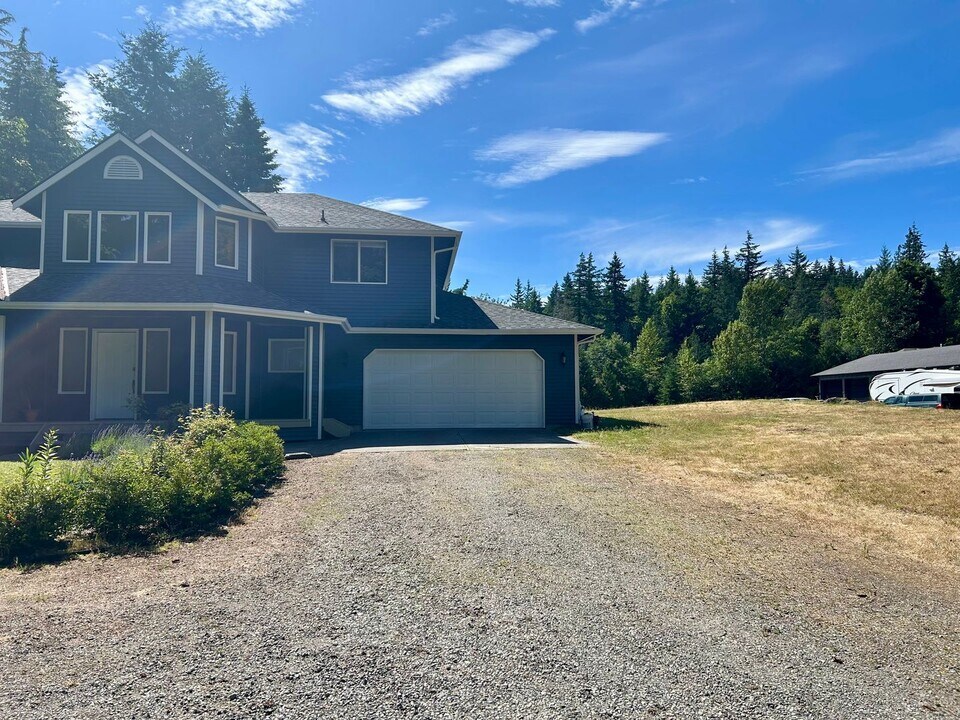 1929 Governor Rd in Bellingham, WA - Building Photo