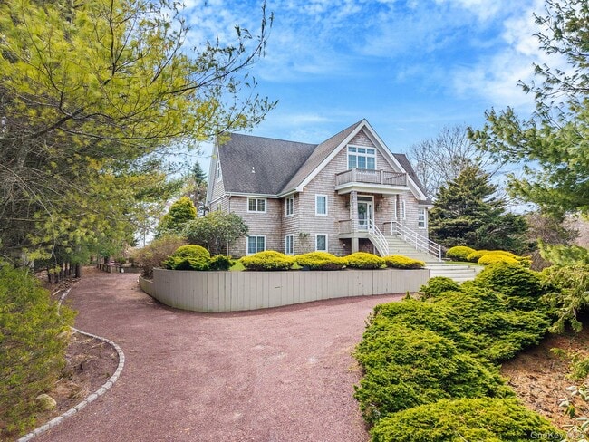 5 Ocean View Ave in Southampton, NY - Building Photo - Building Photo