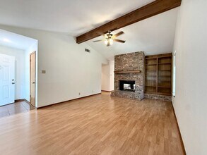 3900 Knollwood Dr in Austin, TX - Building Photo - Building Photo