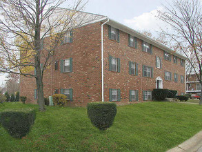 Stonehurst Garden in Newport, DE - Foto de edificio - Building Photo